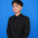 ORANG HENSEM BERDIRI BERLATARKAN BACKGROUND BIRU